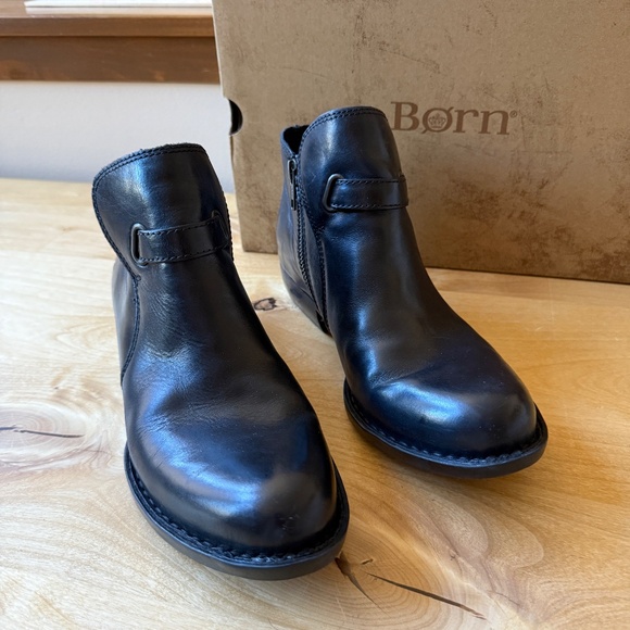 BORN JEM LEATHER ANKLE BOOTS BOOTIES BUCKLE DETAIL SIDE ZIP NIB BLACK 7.5 - Picture 5 of 12